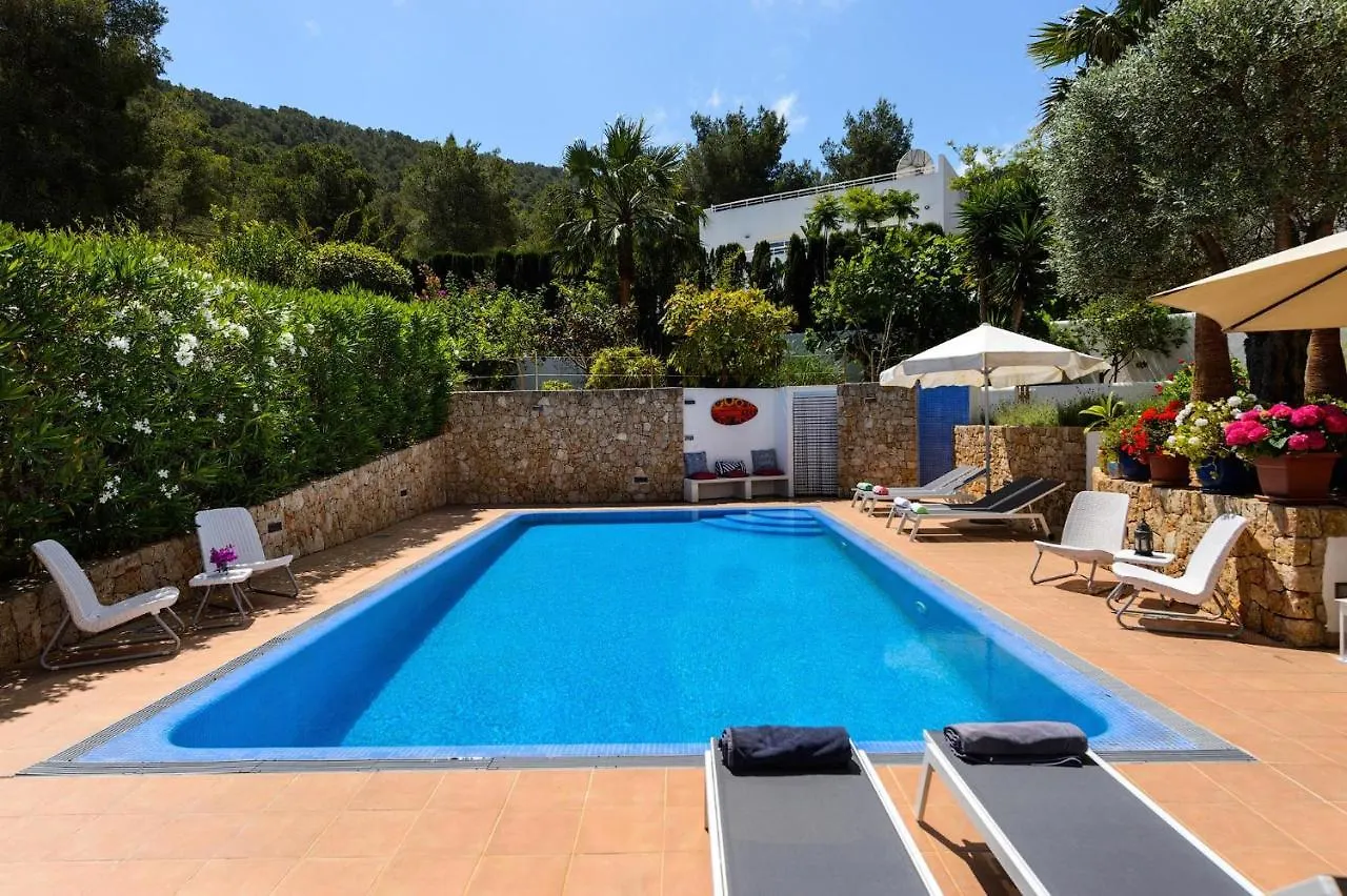 Villa Blanca Santa Eulalia サンタ・エウラリア・デス・リウ
